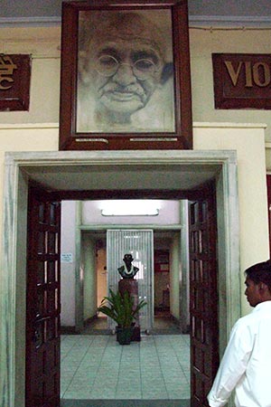 <a href='index.html'>Delhi</a>, <a href='../index.html'>India</a>