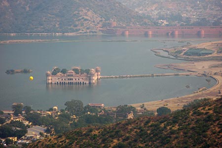 <a href='index.html'>Jaipur</a>, <a href='../index.html'>India</a>