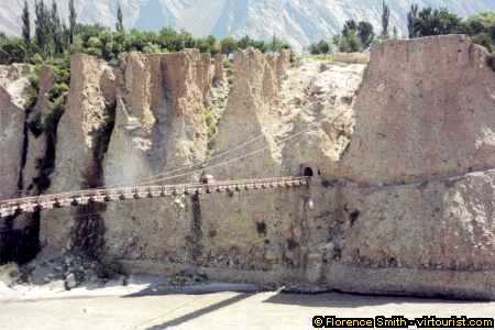 Pakistan, Gilgit 's suspension bridge