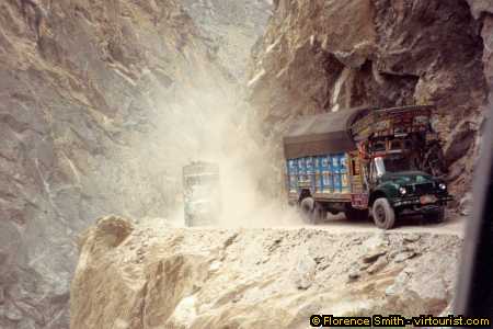 Pakistan, Pakistani trucks